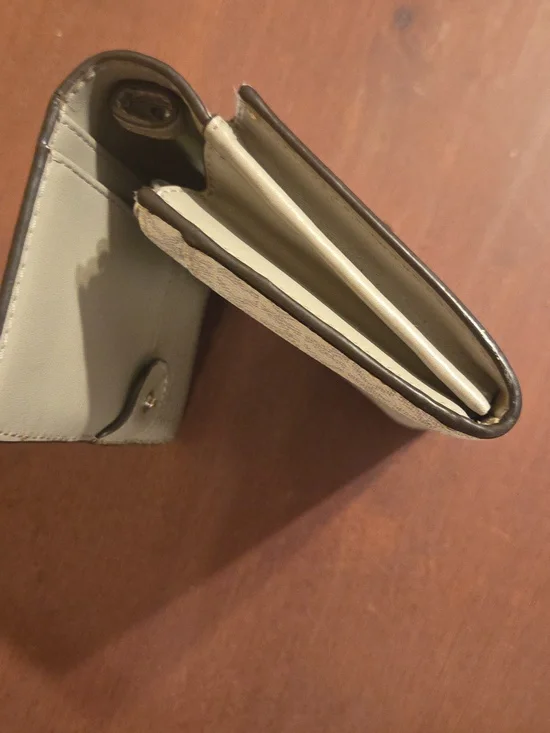Michael Kors Wallet - Picture 11 of 13